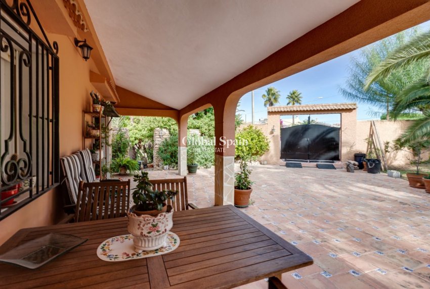 Wederverkoop - VILLA -
TORREVIEJA - San Luis