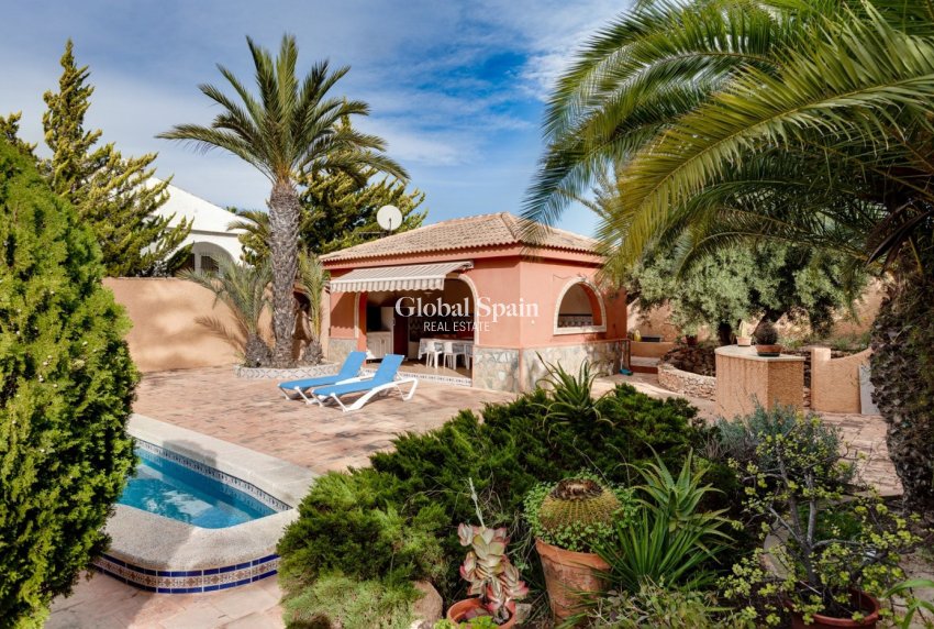 Wederverkoop - VILLA -
TORREVIEJA - San Luis