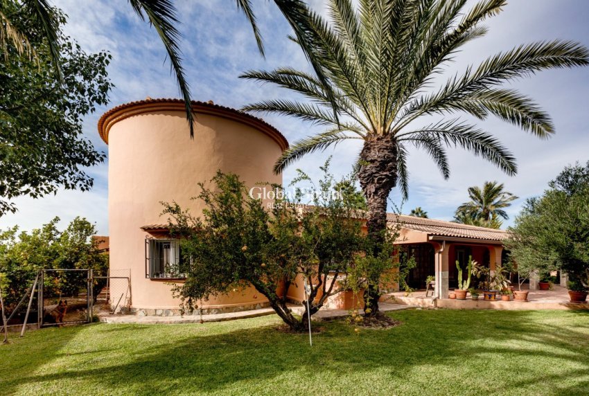 Wederverkoop - VILLA -
TORREVIEJA - San Luis