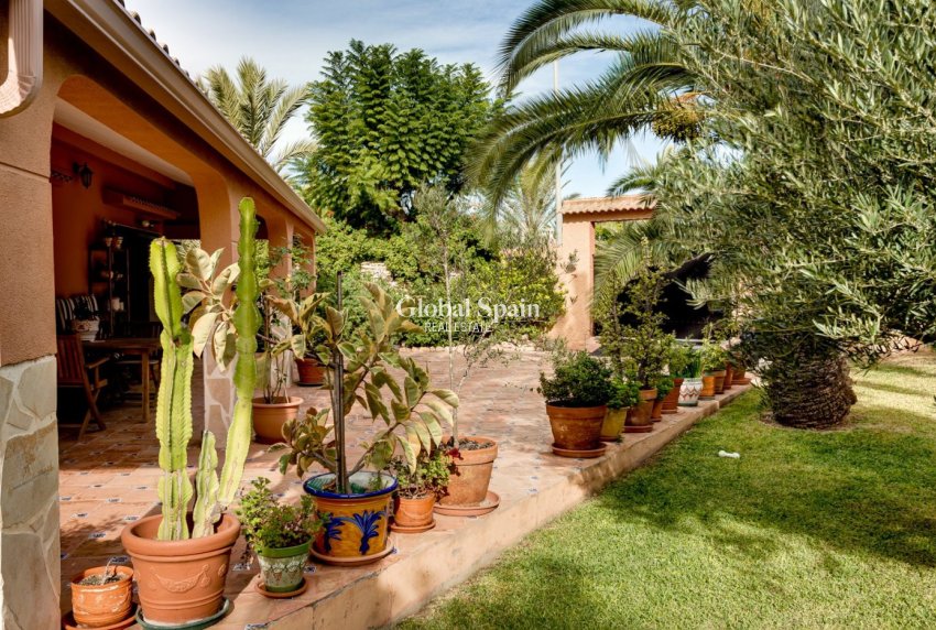 Wederverkoop - VILLA -
TORREVIEJA - San Luis