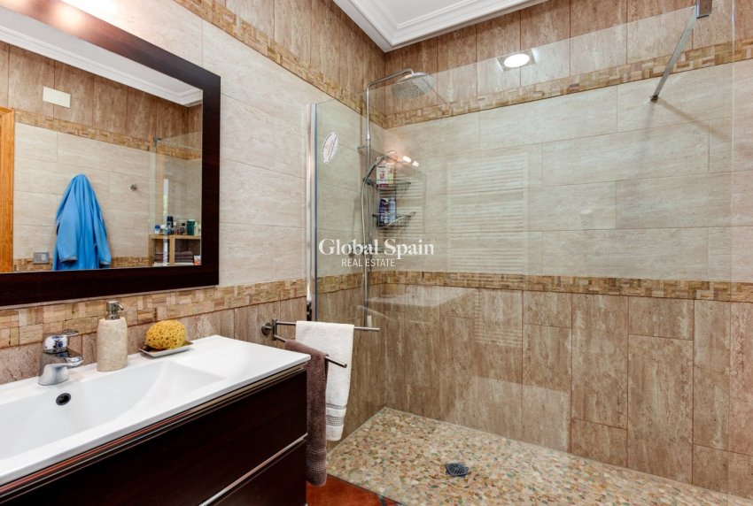 Wederverkoop - VILLA -
TORREVIEJA - San Luis