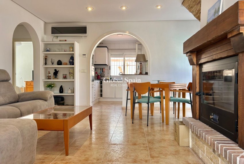 Wederverkoop - VILLA -
TORREVIEJA - San Luis