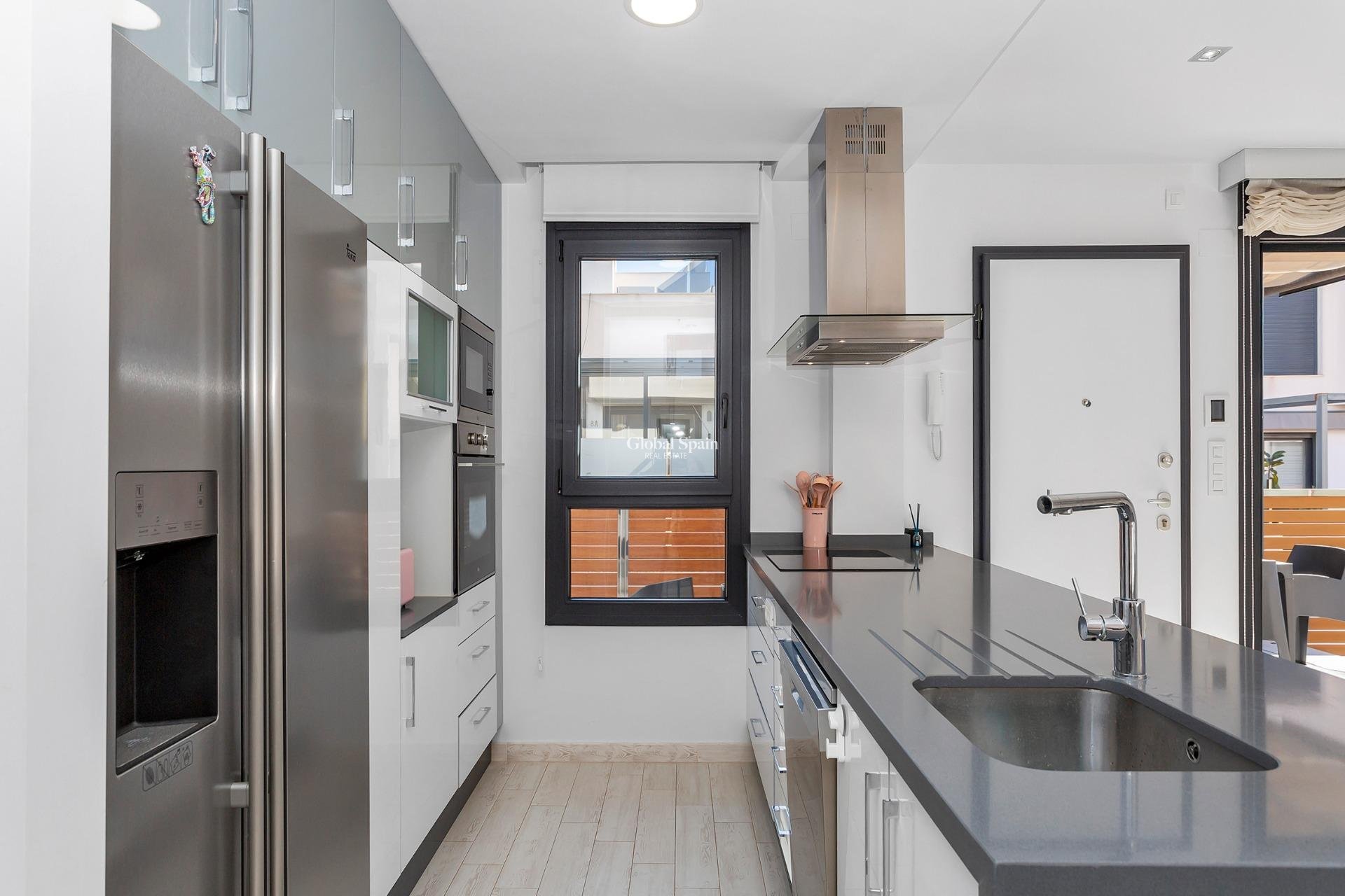 Wederverkoop - Villa -
TORREVIEJA - Sector 25