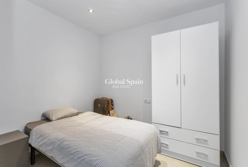 Wederverkoop - Villa -
TORREVIEJA - Sector 25