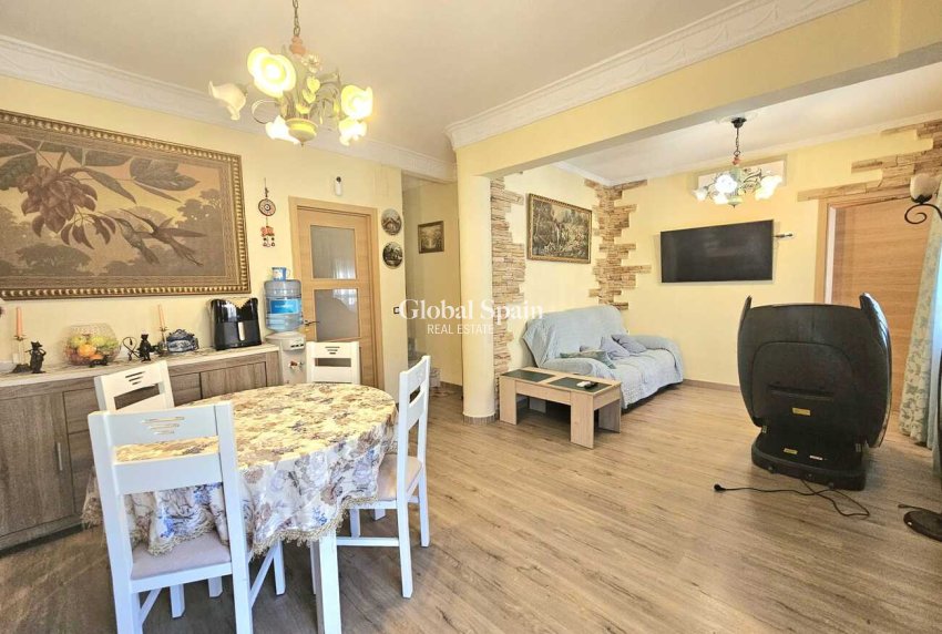 Wederverkoop - VILLA -
TORREVIEJA - Torre del Moro