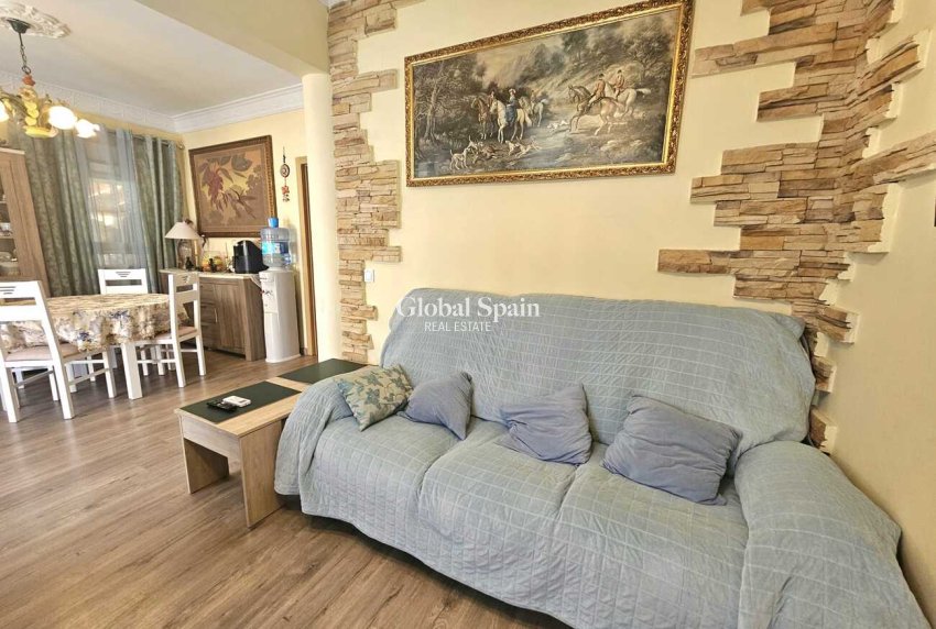 Wederverkoop - VILLA -
TORREVIEJA - Torre del Moro