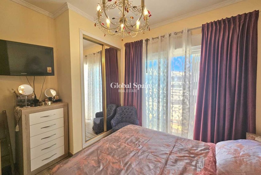 Wederverkoop - VILLA -
TORREVIEJA - Torre del Moro