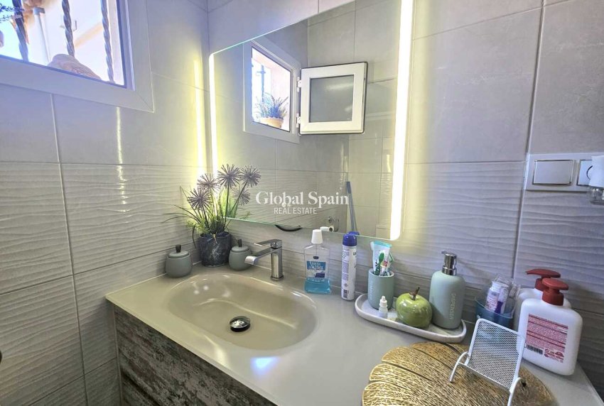 Wederverkoop - VILLA -
TORREVIEJA - Torre del Moro