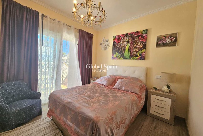 Wederverkoop - VILLA -
TORREVIEJA - Torre del Moro