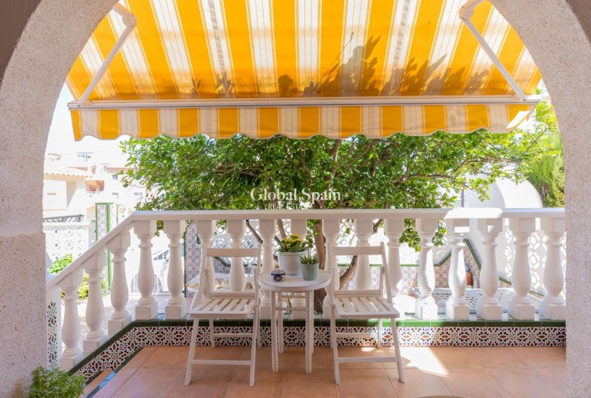 Wederverkoop - Villa -
TORREVIEJA - Torreblanca