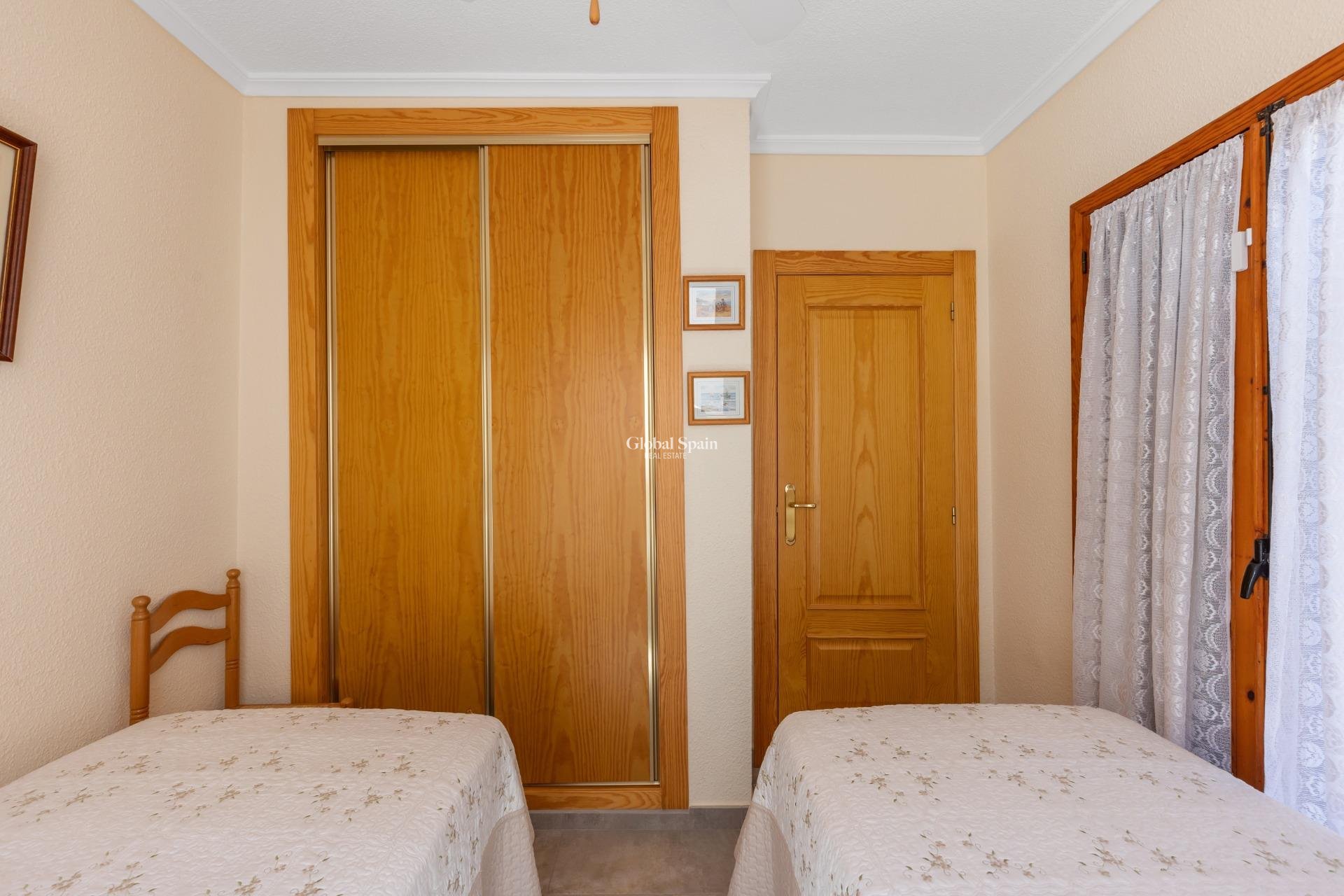 Wederverkoop - VILLA -
TORREVIEJA - Torreblanca