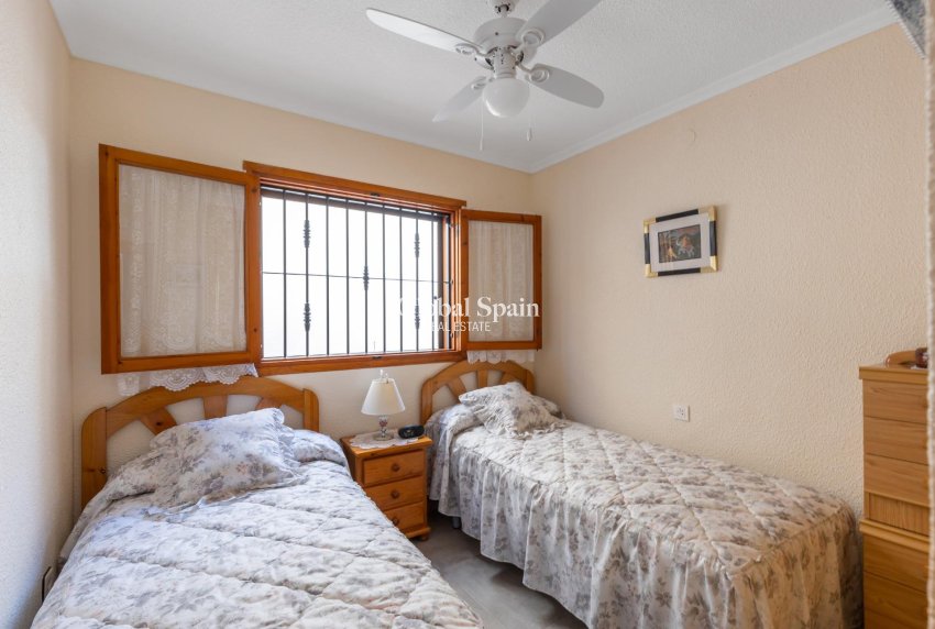 Wederverkoop - VILLA -
TORREVIEJA - Torreblanca