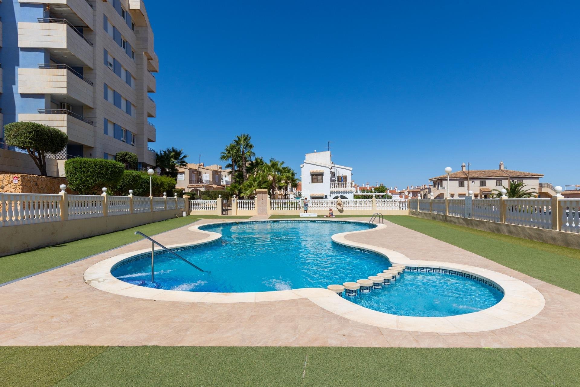 Wederverkoop - VILLA -
TORREVIEJA - Torreblanca