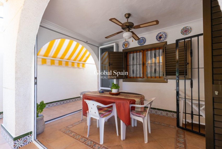 Wederverkoop - VILLA -
TORREVIEJA - Torreblanca