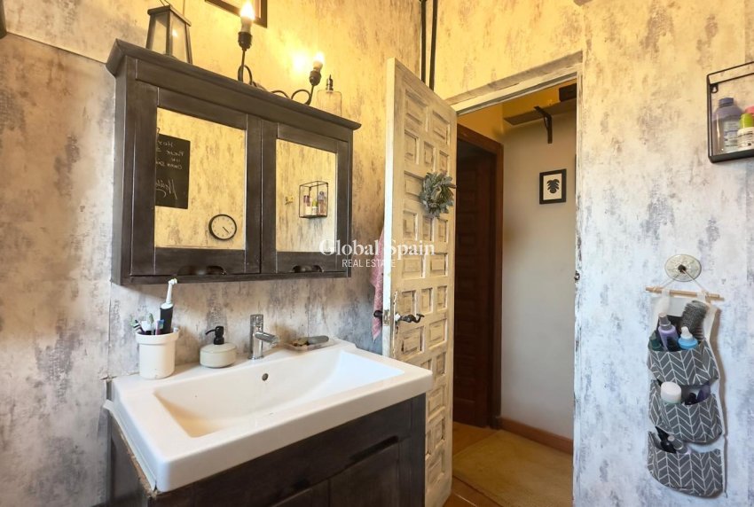 Wederverkoop - VILLA -
TORREVIEJA - Torreblanca