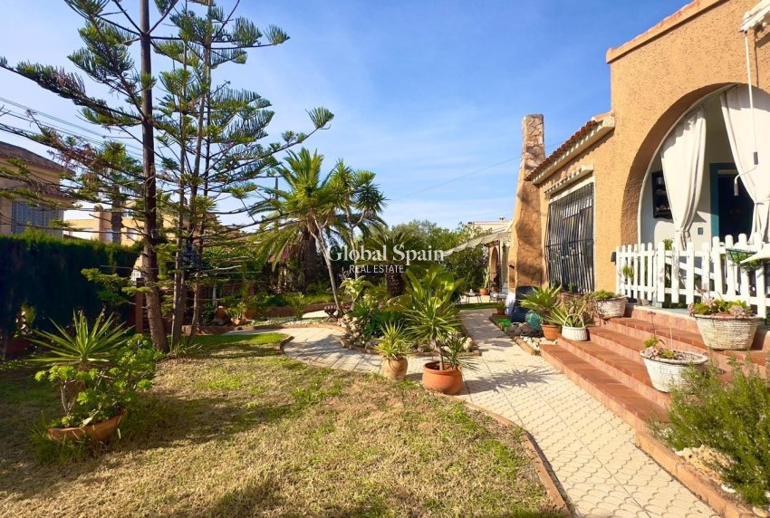 Wederverkoop - VILLA -
TORREVIEJA - Torreblanca