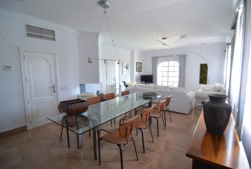 Wederverkoop - Villa -
TORREVIEJA - Torreta - Florida