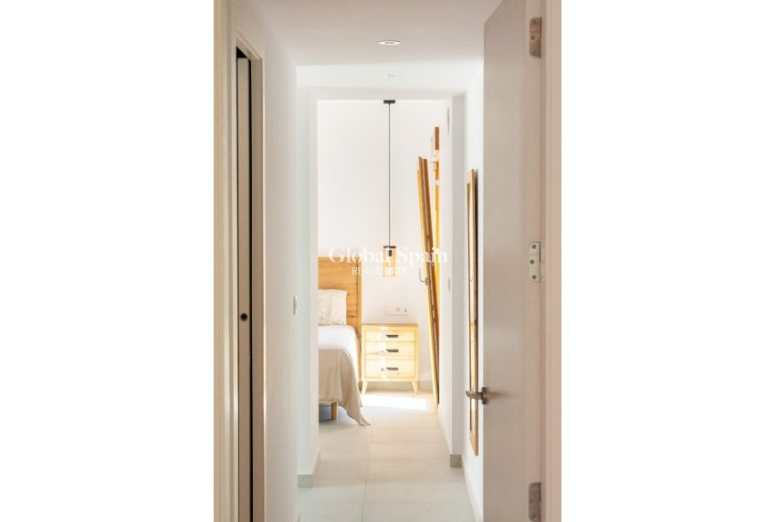 Wederverkoop - VILLA -
TORREVIEJA - Torreta Florida