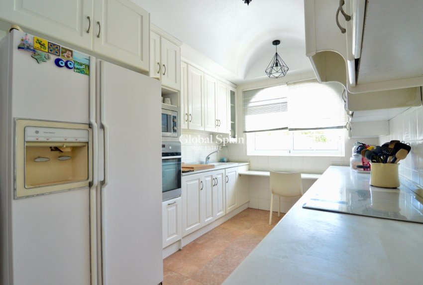 Wederverkoop - Villa -
TORREVIEJA - Torreta-Florida