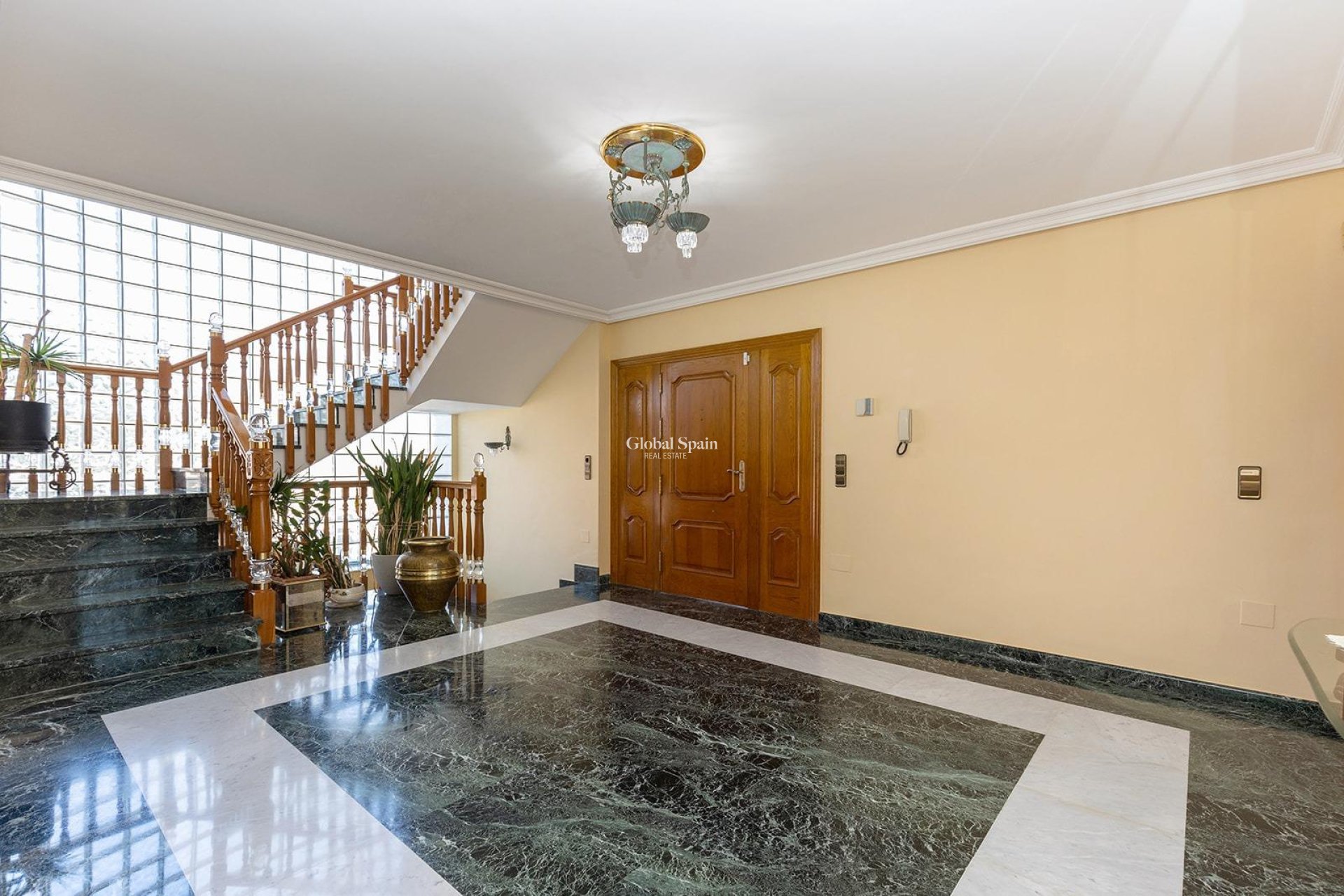 Wederverkoop - Villa -
TORREVIEJA - Torreta florida