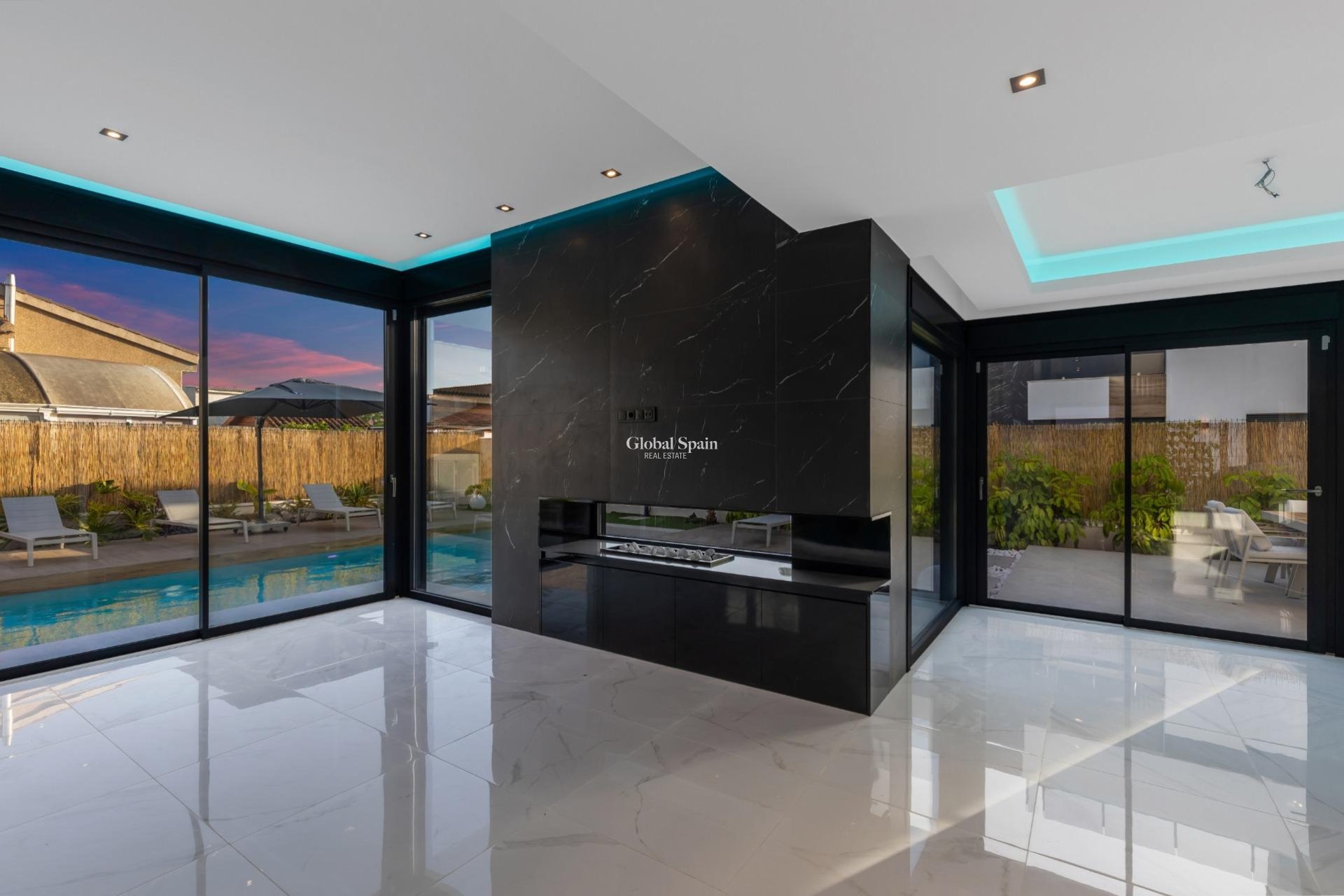 Wederverkoop - VILLA -
TORREVIEJA - Torreta Florida