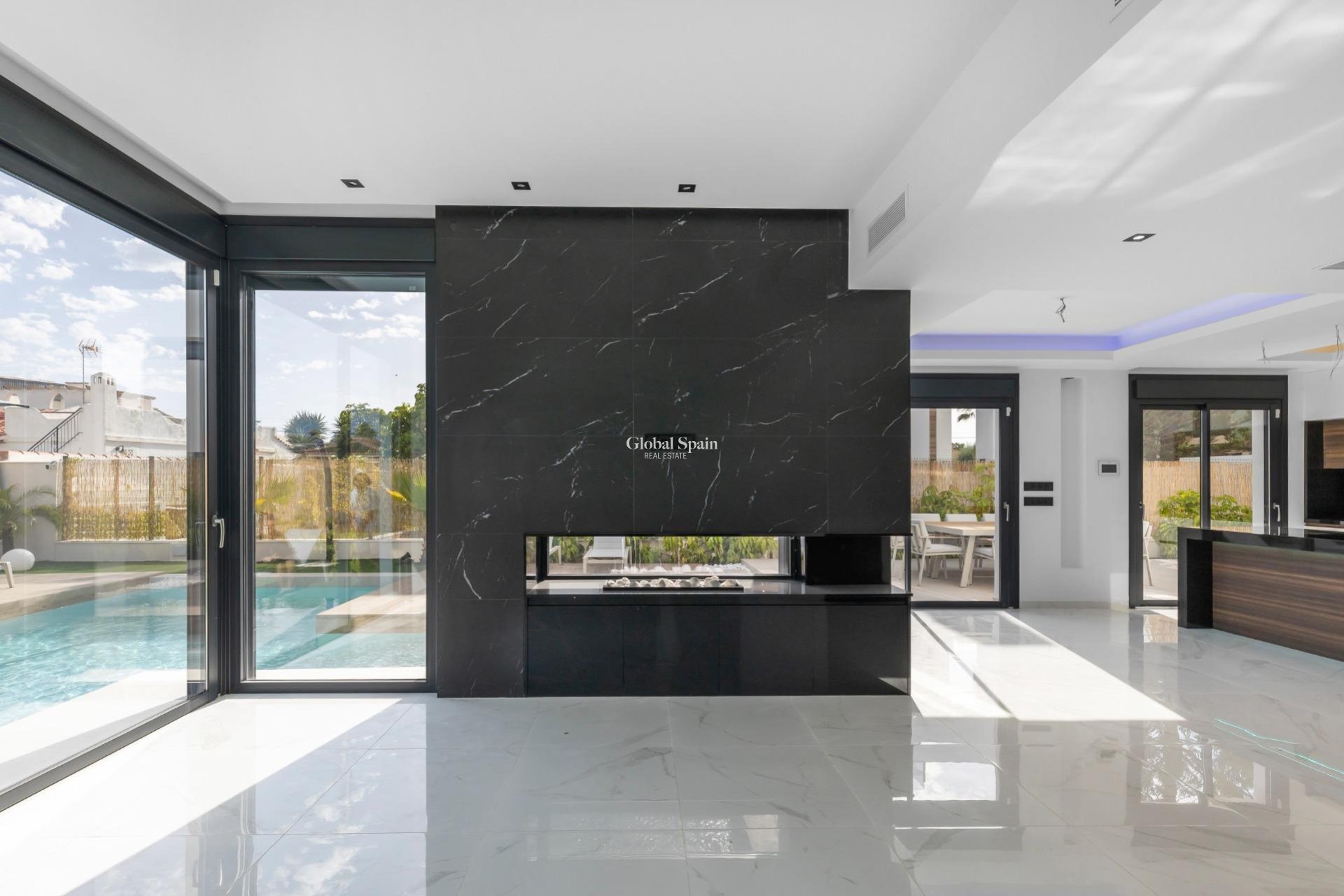 Wederverkoop - VILLA -
TORREVIEJA - Torreta Florida