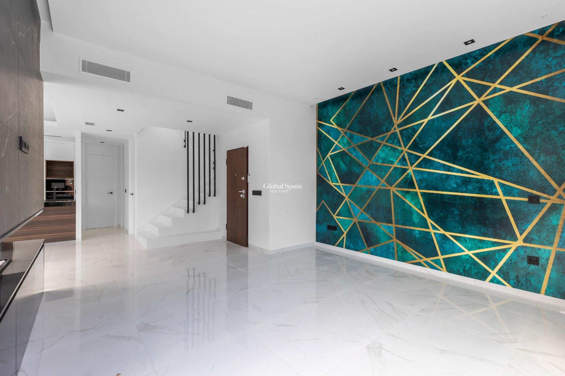 Wederverkoop - VILLA -
TORREVIEJA - Torreta Florida