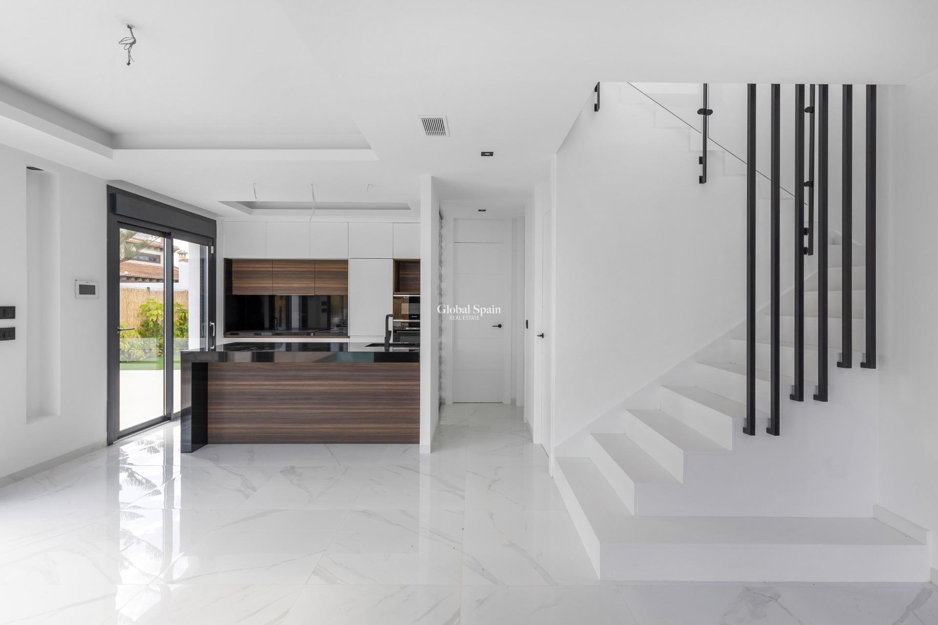 Wederverkoop - VILLA -
TORREVIEJA - Torreta Florida