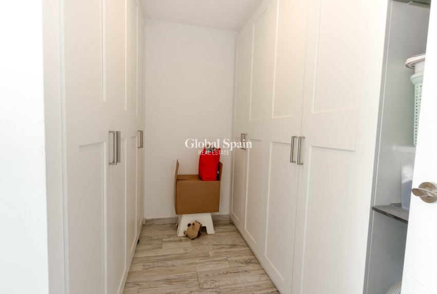 Wederverkoop - VILLA -
TORREVIEJA - Torreta - Florida