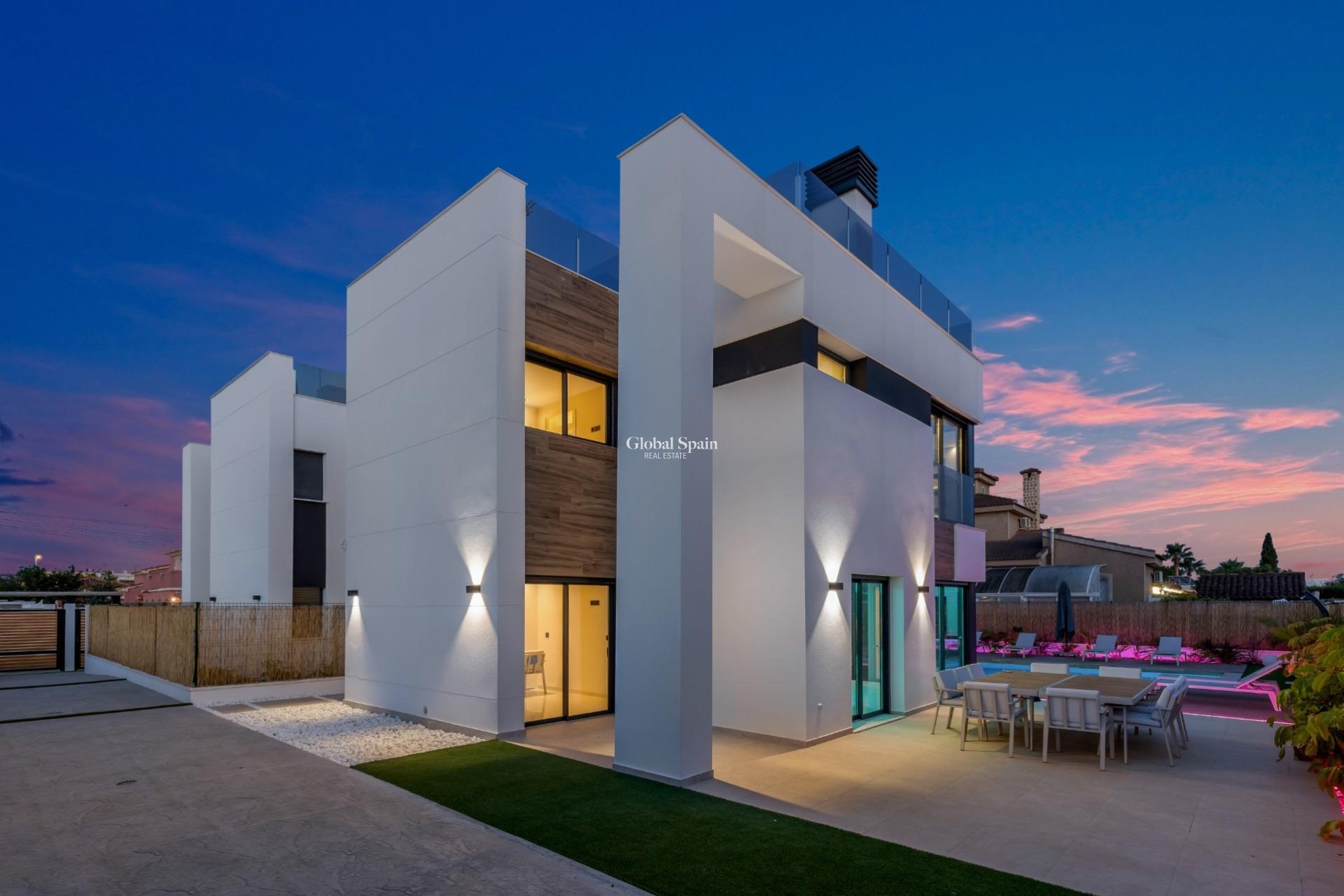 Wederverkoop - VILLA -
TORREVIEJA - Torreta Florida