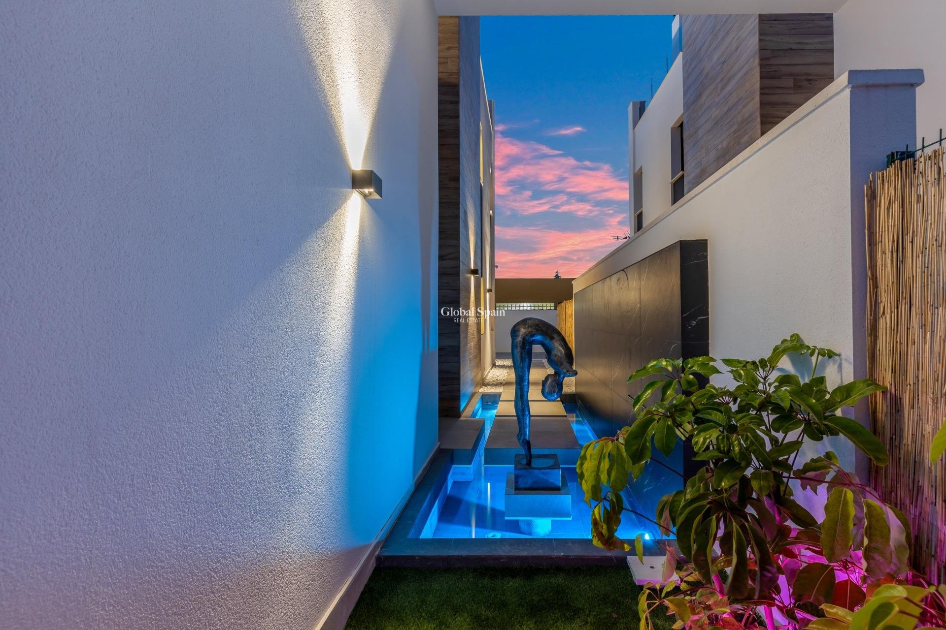 Wederverkoop - VILLA -
TORREVIEJA - Torreta Florida