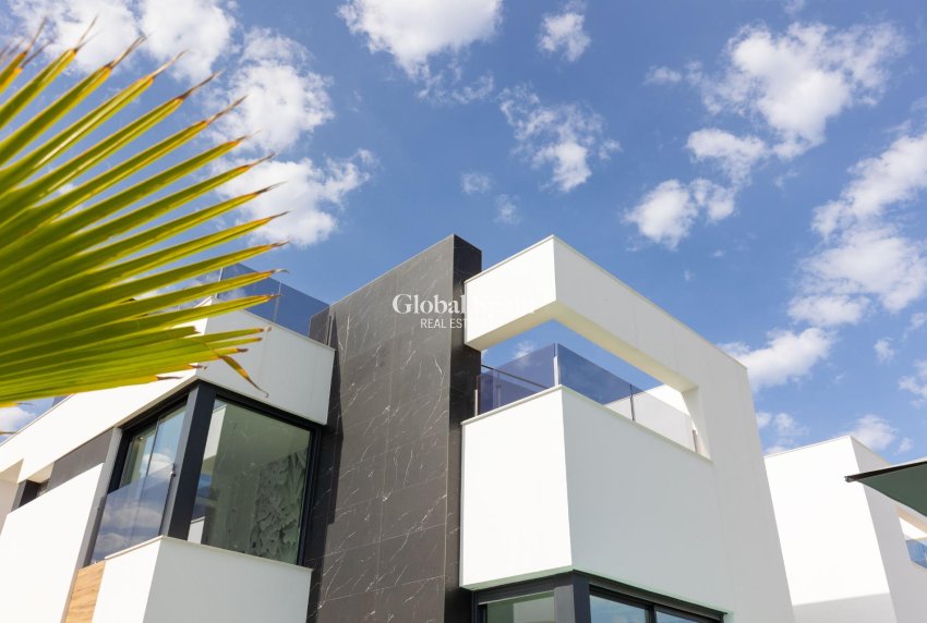 Wederverkoop - VILLA -
TORREVIEJA - Torreta Florida