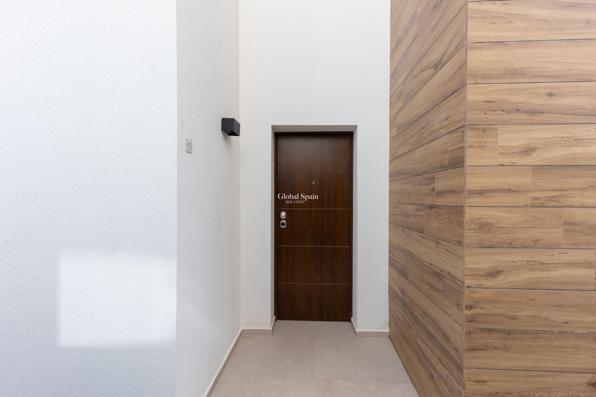 Wederverkoop - VILLA -
TORREVIEJA - Torreta Florida