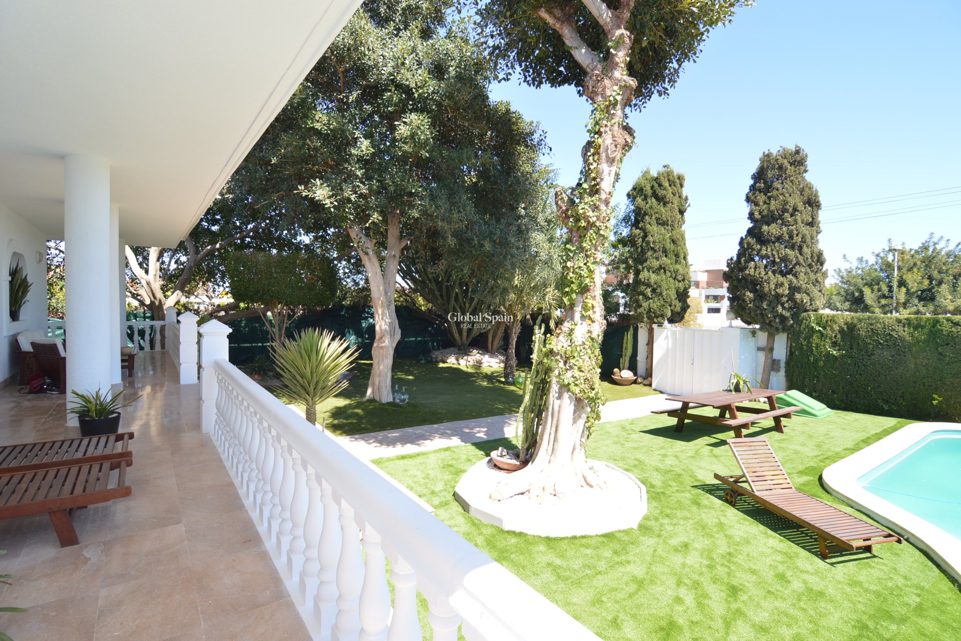 Wederverkoop - Villa -
TORREVIEJA - Torreta - Florida