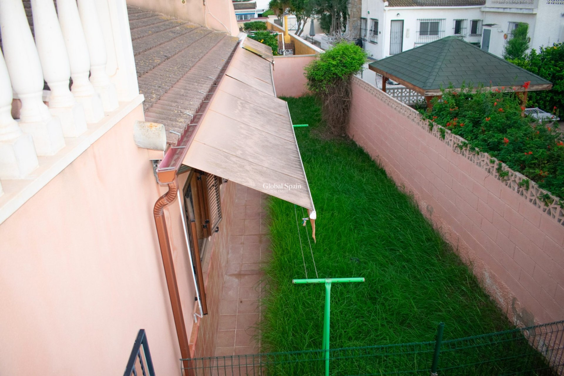 Wederverkoop - VILLA -
TORREVIEJA - Torrevieja