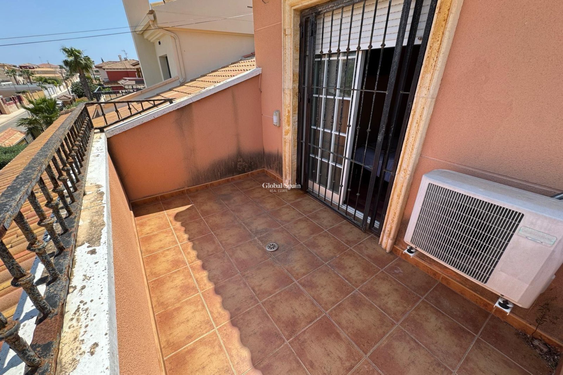 Wederverkoop - VILLA -
TORREVIEJA - Zona Los Frutales