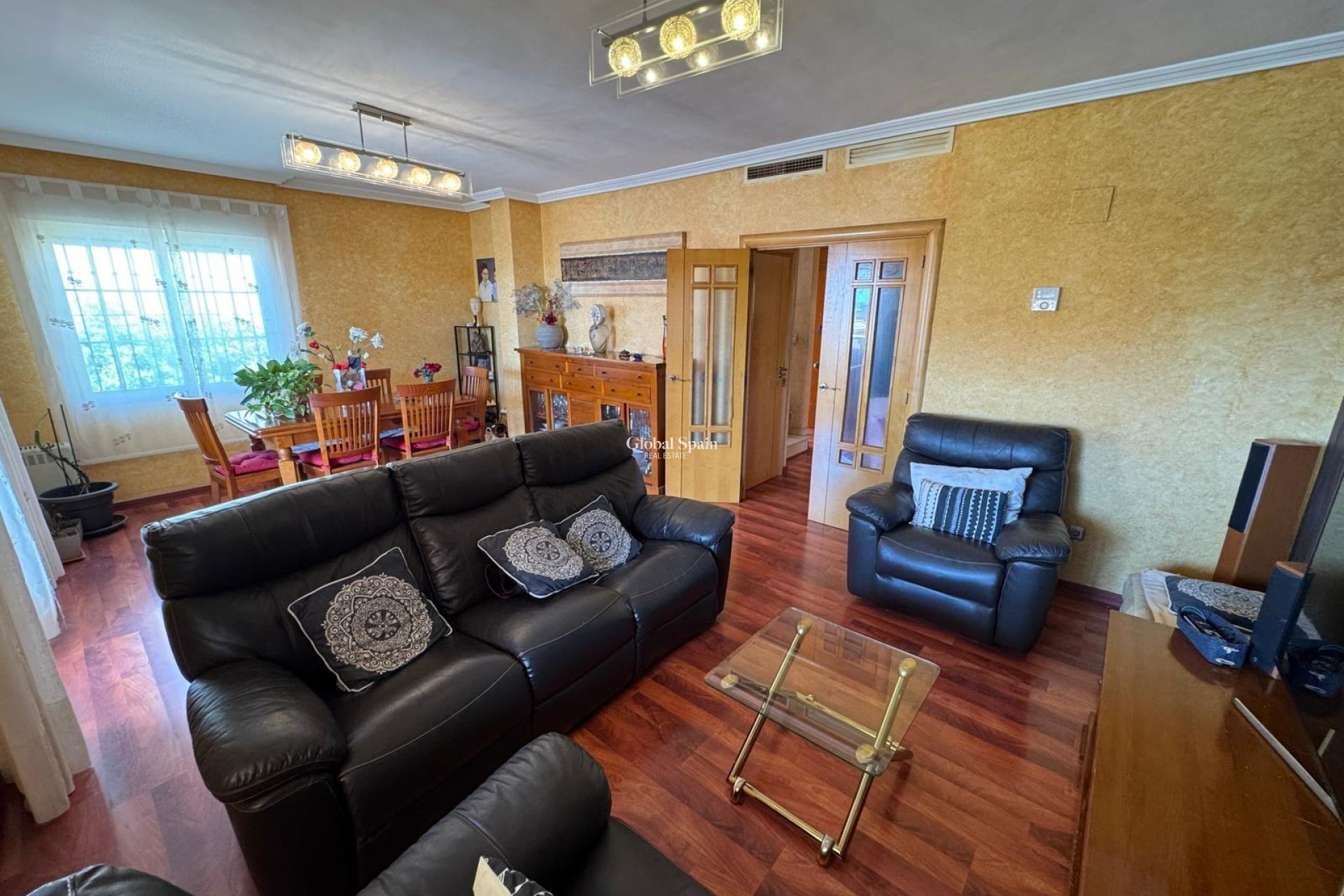Wederverkoop - VILLA -
TORREVIEJA - Zona Los Frutales