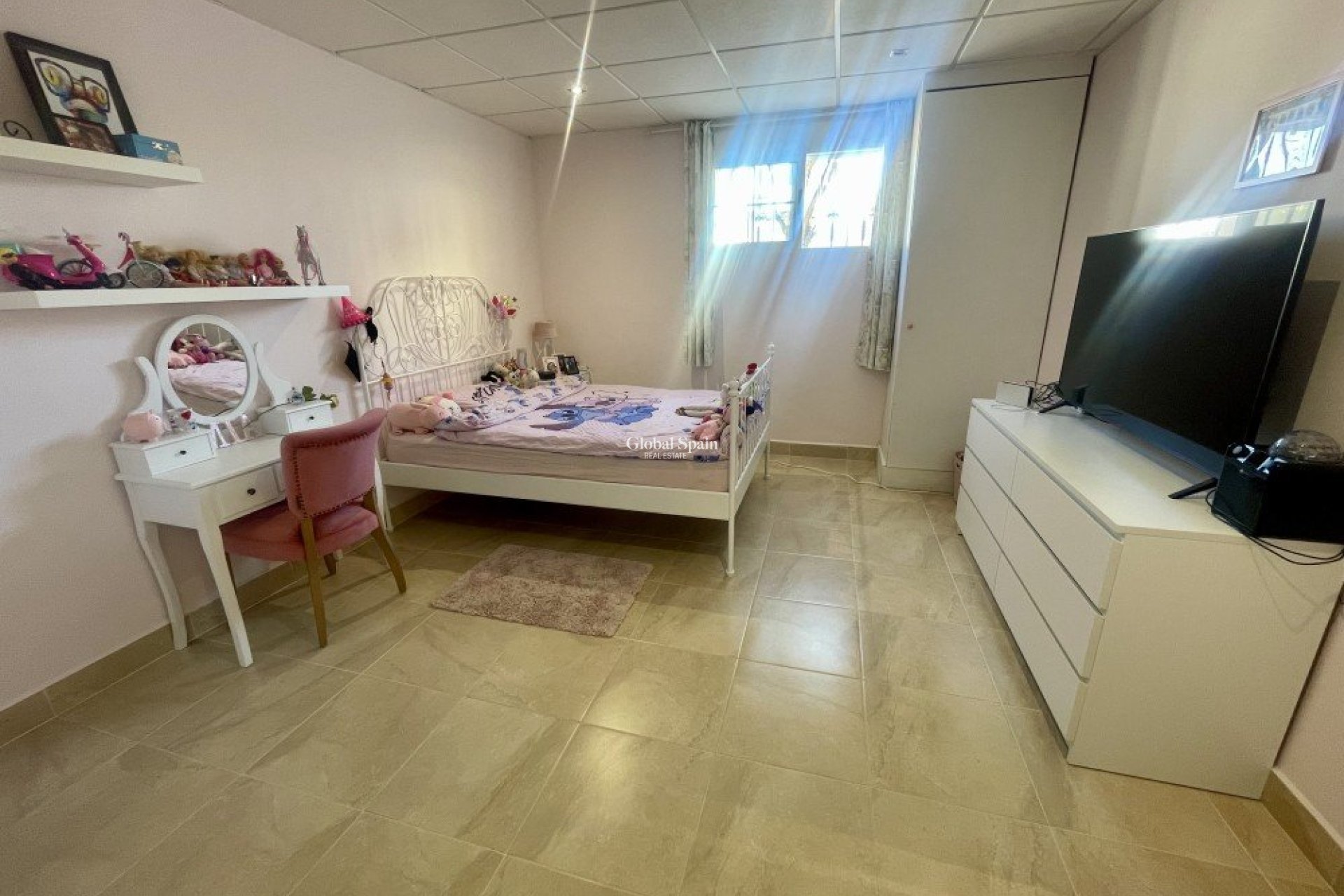 Wederverkoop - VILLA -
Urb. La Marina - Inland