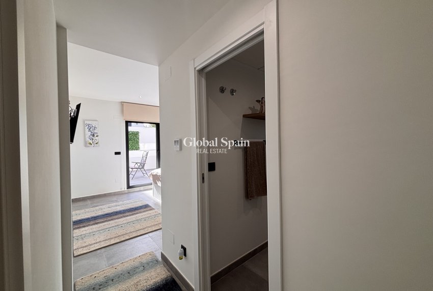 Wederverkoop - VILLA -
VILLAMARTÍN - Costa Blanca