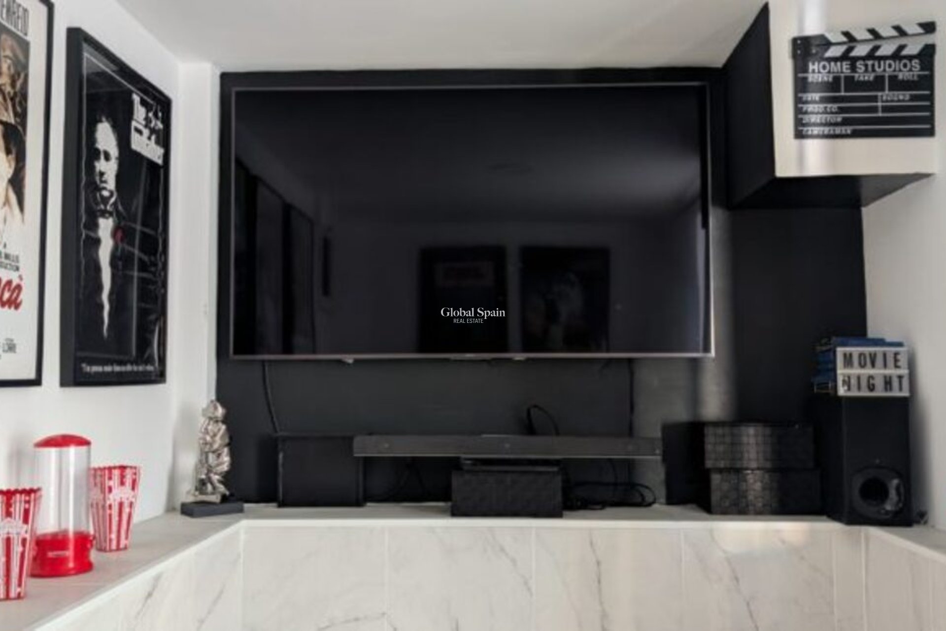 Wederverkoop - VILLA -
VILLAMARTÍN - Costa Blanca