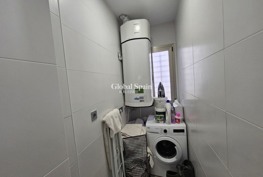 Wederverkoop - VILLA -
VILLAMARTÍN - Costa Blanca