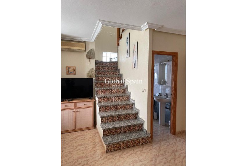 Wederverkoop - VILLA -
VILLAMARTÍN - Costa Blanca