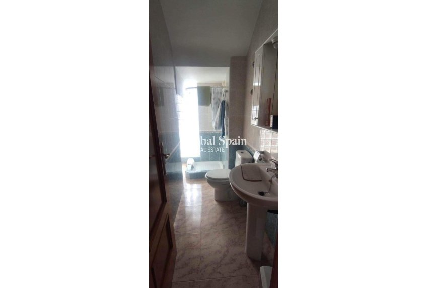 Wederverkoop - VILLA -
VILLAMARTÍN - Costa Blanca