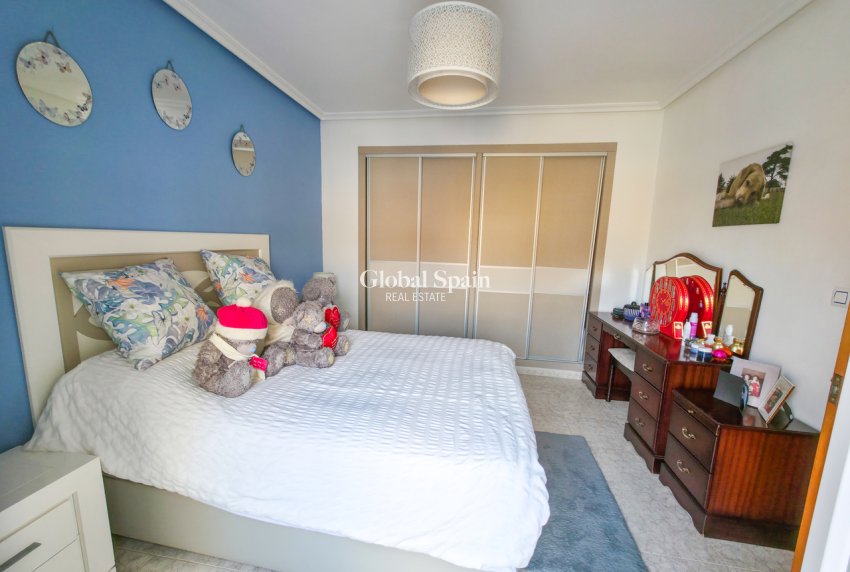 Wederverkoop - VILLA -
VILLAMARTÍN - Costa Blanca