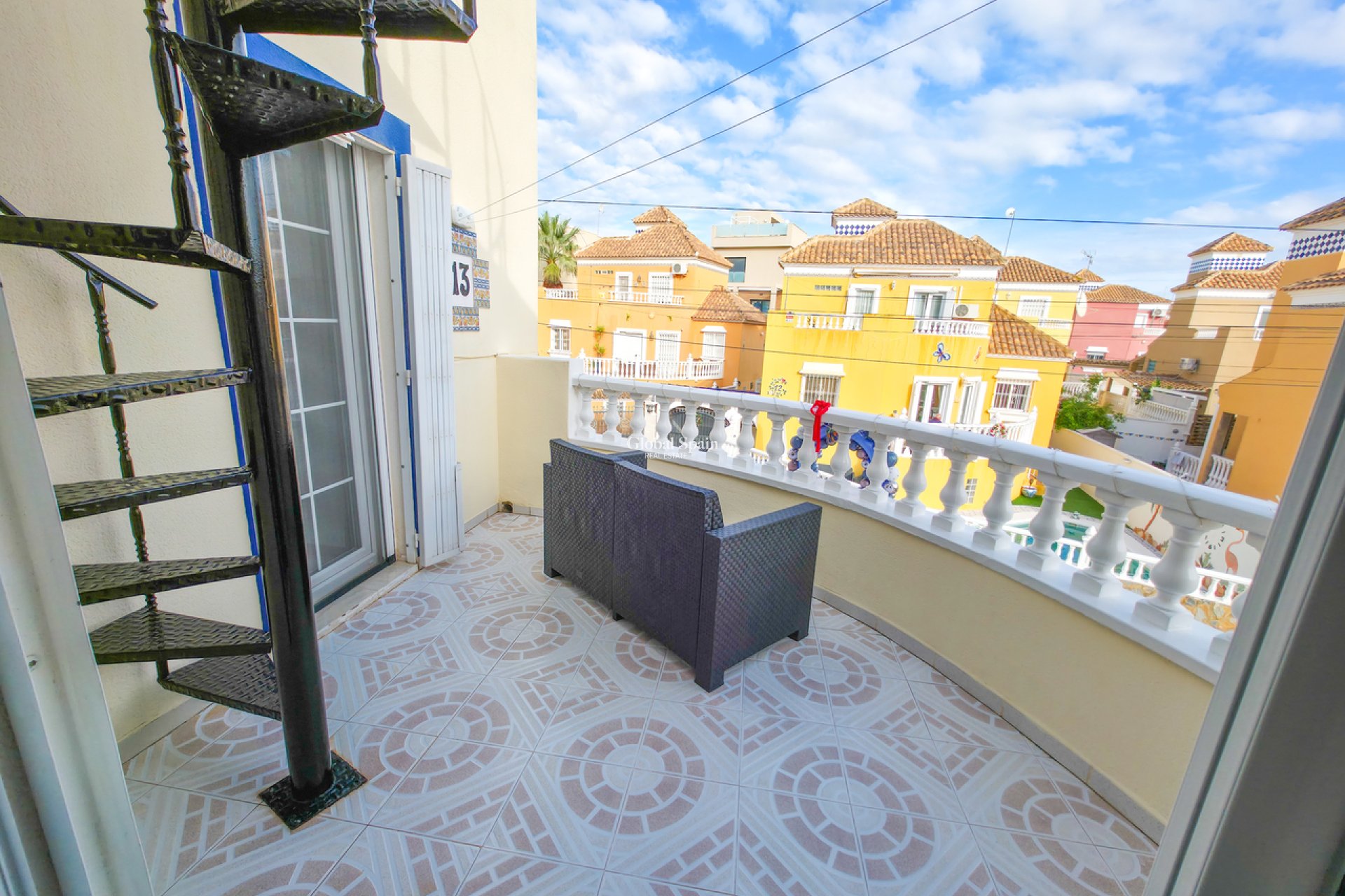 Wederverkoop - VILLA -
VILLAMARTÍN - Costa Blanca