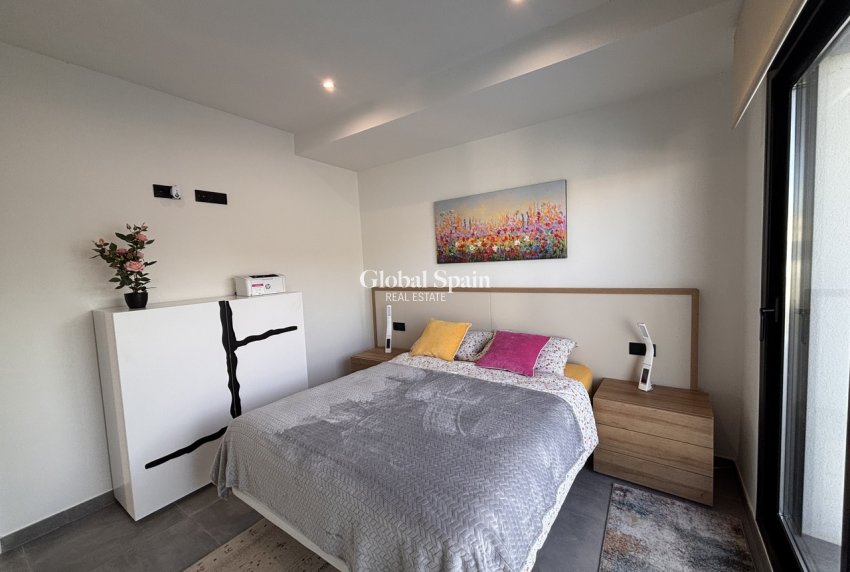 Wederverkoop - VILLA -
VILLAMARTÍN - Costa Blanca