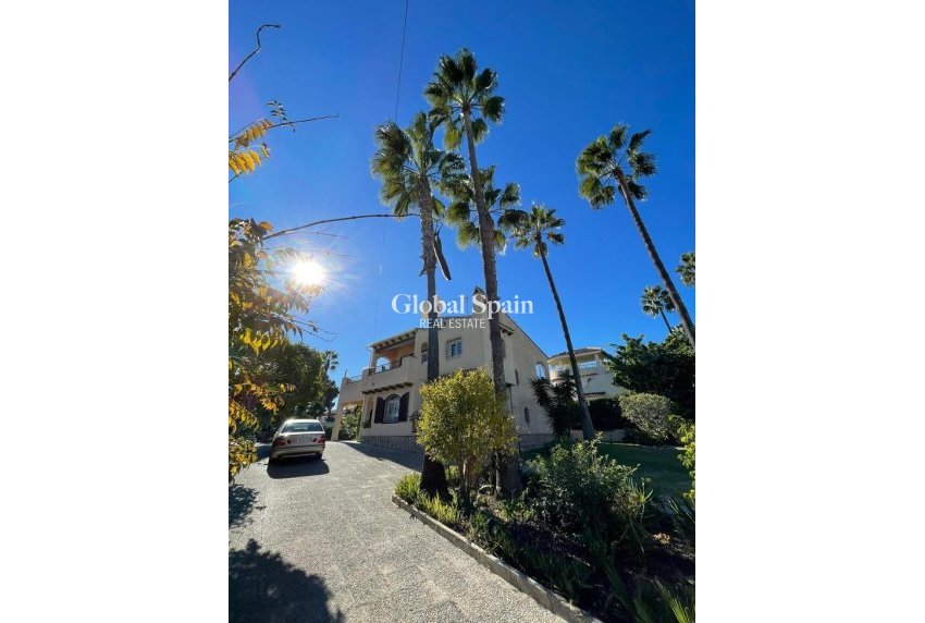 Wederverkoop - VILLA -
VILLAMARTÍN - Costa Blanca