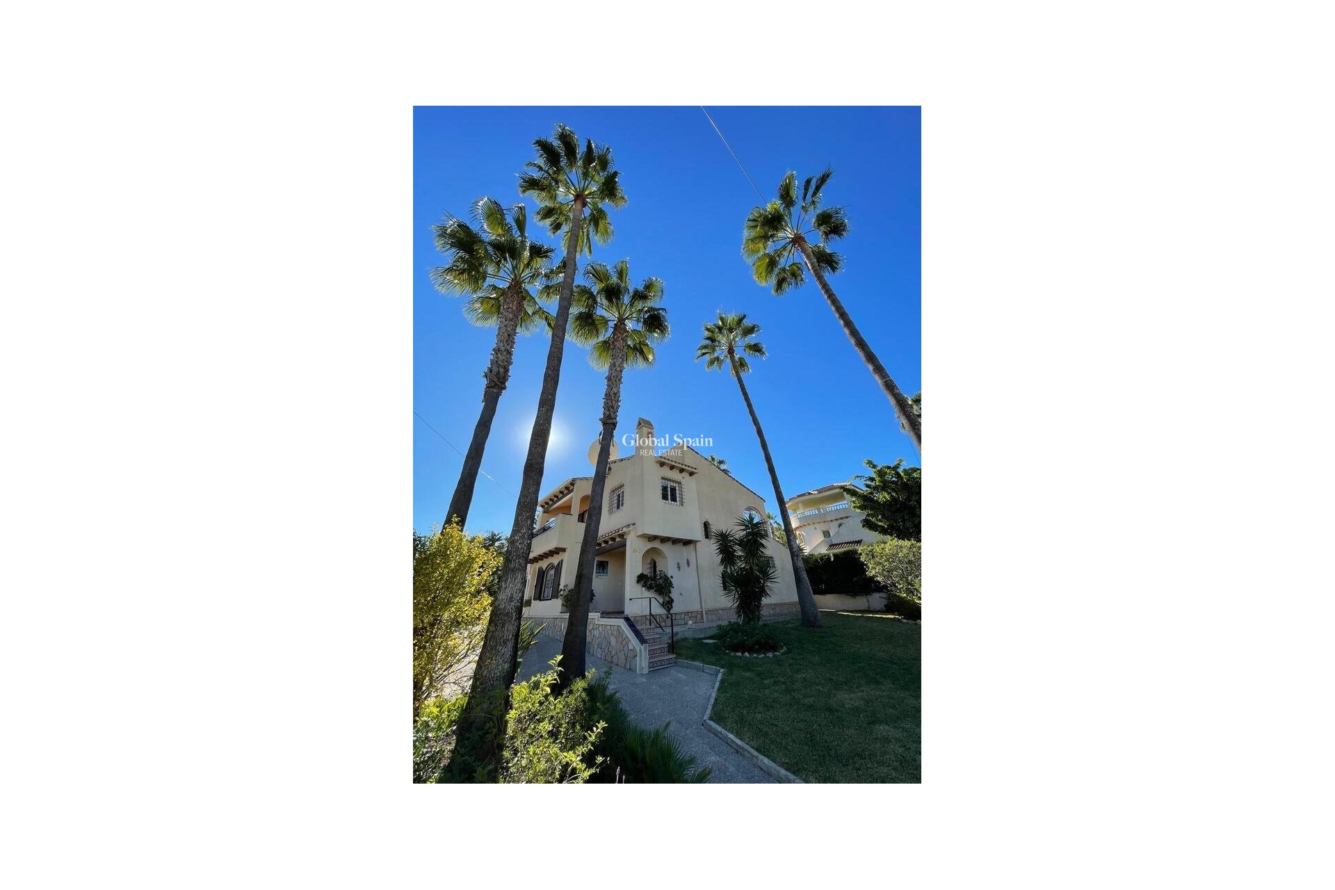 Wederverkoop - VILLA -
VILLAMARTÍN - Costa Blanca