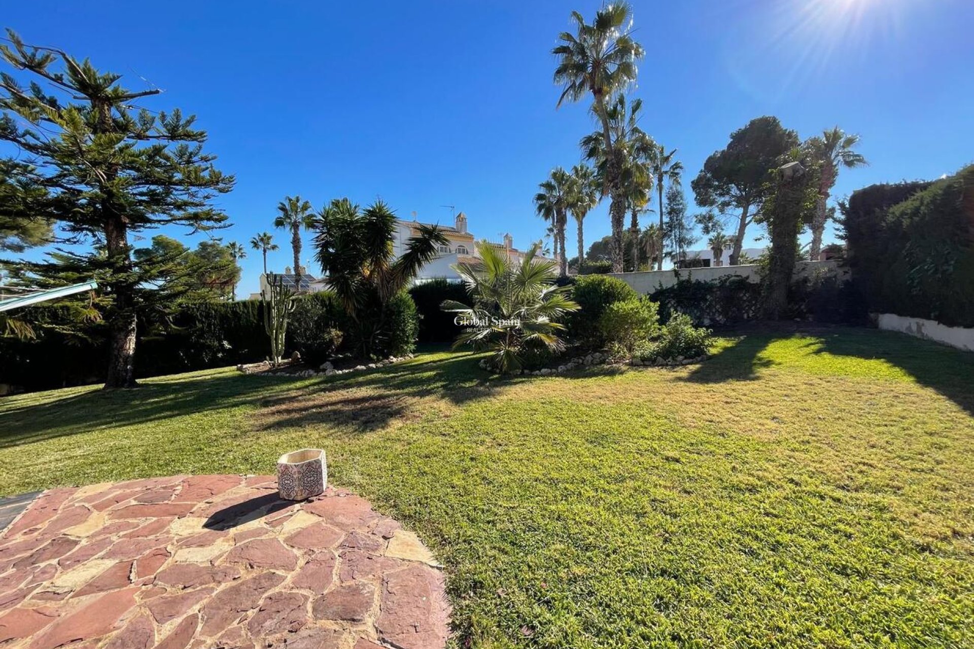 Wederverkoop - VILLA -
VILLAMARTÍN - Costa Blanca