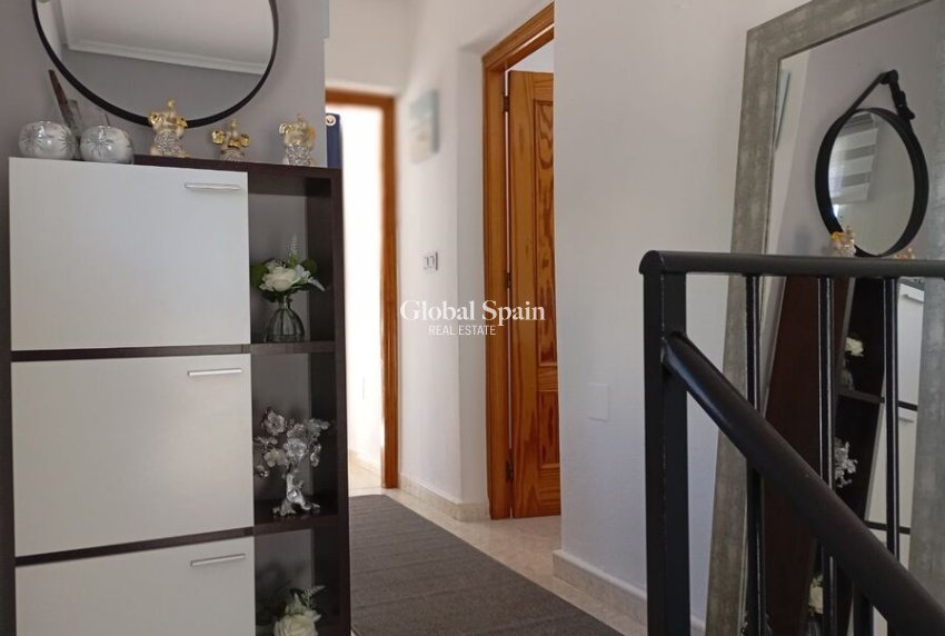 Wederverkoop - VILLA -
VILLAMARTÍN - Costa Blanca